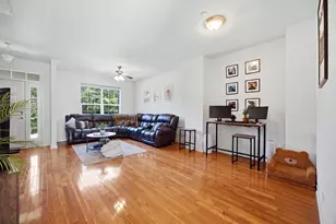 435 E Railroad Ave, Bartlett, IL 60103 - Photo 9