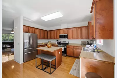 435 E Railroad Avenue, Bartlett, IL 60103 - Photo 13