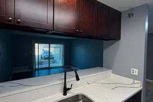 104 Glengarry Dr, Bloomingdale, IL 60108 - Photo 5