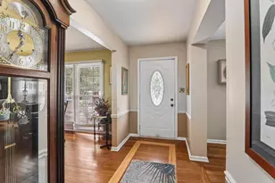 1644 Swallow St, Naperville, IL 60565 - Photo 9