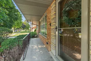 10025 S 53rd Ave, Oak Lawn, IL 60453 - Photo 3