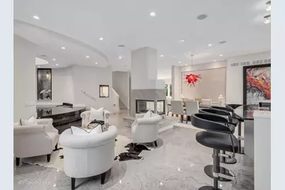 920 Saint Stephens Green, Oak Brook, IL 60523 - Photo 7