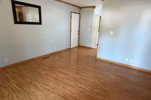 8 Sandburg Ct, Clifton, IL 61727 - Photo 13