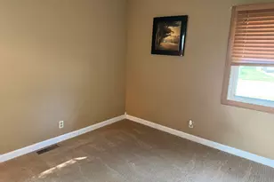 8 Sandburg Ct, Clifton, IL 61727 - Photo 25