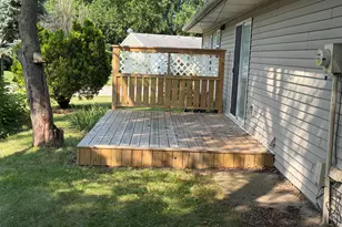 8 Sandburg Ct, Clifton, IL 61727 - Photo 9