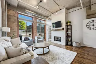 360 W Illinois St, Chicago, IL 60654 - Photo 9