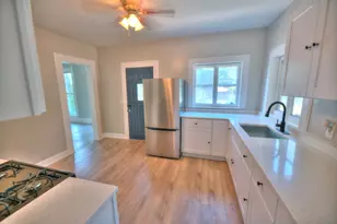 501 Raymond St, Elgin, IL 60120 - Photo 7
