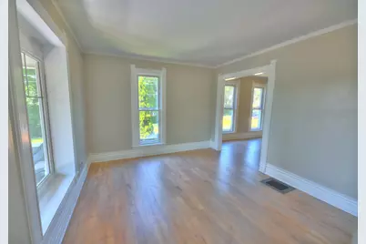501 Raymond Street, Elgin, IL 60120 - Photo 9
