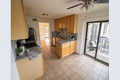 1327 Williamsburg Drive #D2, Schaumburg, IL 60193 - Photo 3