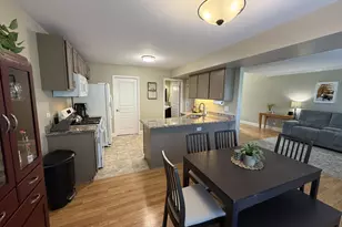 437 Spaulding Rd, Bartlett, IL 60103 - Photo 5
