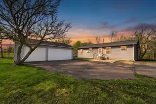 23007 Lovell Rd, Sycamore, IL 60178 - Photo 3