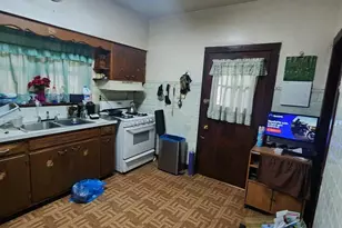 9346 S Woodlawn Ave, Chicago, IL 60619 - Photo 9