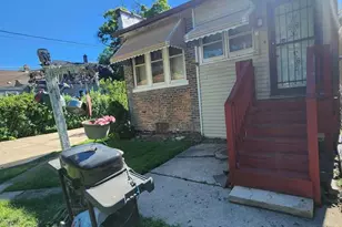 9346 S Woodlawn Ave, Chicago, IL 60619 - Photo 13
