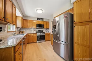 675 Parker Ct, Geneva, IL 60134 - Photo 9