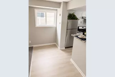 468 Meadow Green Lane, Round Lake Beach, IL 60073 - Photo 5