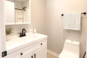 468 Meadow Green Ln, Round Lake Beach, IL 60073 - Photo 7