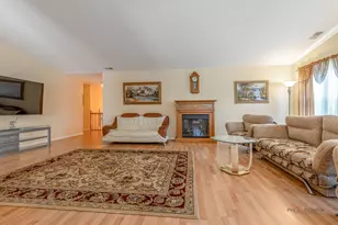 263 Shadow Creek Circle, Vernon Hills, IL 60061 - Photo 11