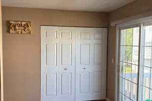 123 Holiday Ln, Hainesville, IL 60073 - Photo 7