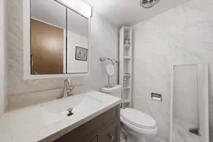 10230 Washington Ave, Oak Lawn, IL 60453 - Photo 17