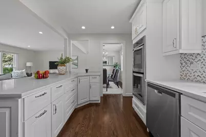 821 Castlewood Lane, Deerfield, IL 60015 - Photo 5