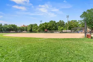 1955 W Barry St, Chicago, IL 60657 - Photo 27
