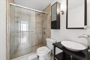 211 E Ohio St, Chicago, IL 60611 - Photo 9
