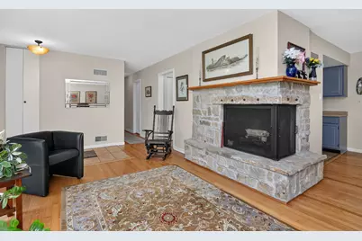 4218 Seeley Avenue, Downers Grove, IL 60515 - Photo 3