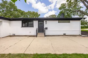 1307 Pershing Ave, Wheaton, IL 60189 - Photo 3