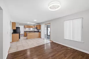 1986 Wedgewood Cir, Romeoville, IL 60446 - Photo 11
