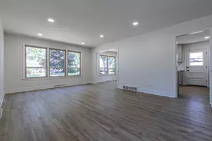 308 Wheeling Ave, Wheeling, IL 60090 - Photo 3