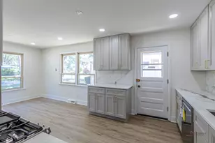 308 Wheeling Ave, Wheeling, IL 60090 - Photo 11