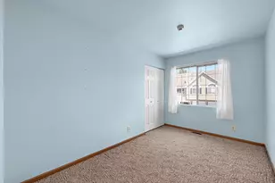 677 Silver Creek Rd, Woodstock, IL 60098 - Photo 17