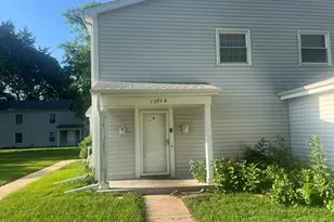 1395 S Glen Cir, Aurora, IL 60506 - Photo 1