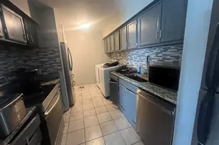 1395 S Glen Cir, Aurora, IL 60506 - Photo 5