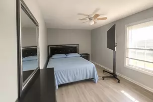 1395 S Glen Cir, Aurora, IL 60506 - Photo 7