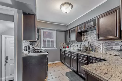 9144 S Utica Avenue, Evergreen Park, IL 60805 - Photo 11