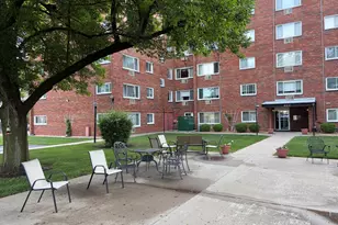 222 Madison St, Joliet, IL 60435 - Photo 7