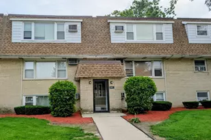 9907 W 58th St, Countryside, IL 60525 - Photo 1