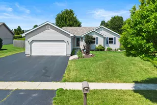 911 Cottonwood Dr, Elwood, IL 60421 - Photo 1