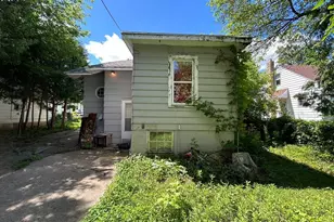 244 W Homer St, Freeport, IL 61032 - Photo 5