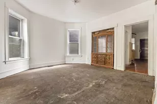 1907 W Irving Park Rd, Chicago, IL 60613 - Photo 5
