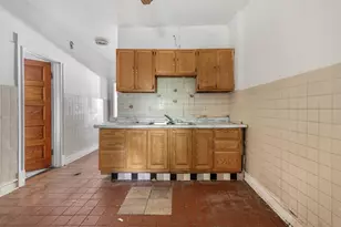 1907 W Irving Park Rd, Chicago, IL 60613 - Photo 7