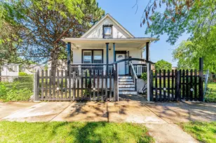 7549 S St Lawrence Ave, Chicago, IL 60619 - Photo 1