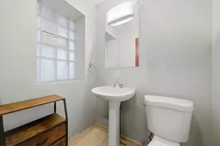 212 E 44th St, Chicago, IL 60653 - Photo 13