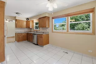 160 Fairfield Way, Bloomingdale, IL 60108 - Photo 7