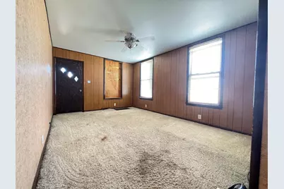 637 Crosat Street, Lasalle, IL 61301 - Photo 9