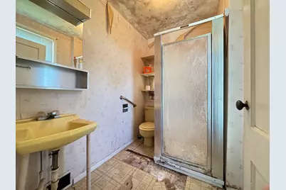 637 Crosat Street, Lasalle, IL 61301 - Photo 17