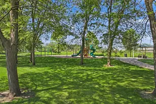 911 Sparta Ct, Vernon Hills, IL 60061 - Photo 17