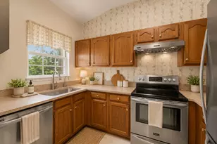 911 Sparta Ct, Vernon Hills, IL 60061 - Photo 5