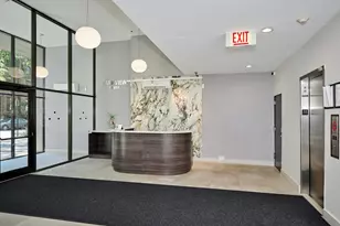 2740 N Pine Grove Ave, Chicago, IL 60614 - Photo 3